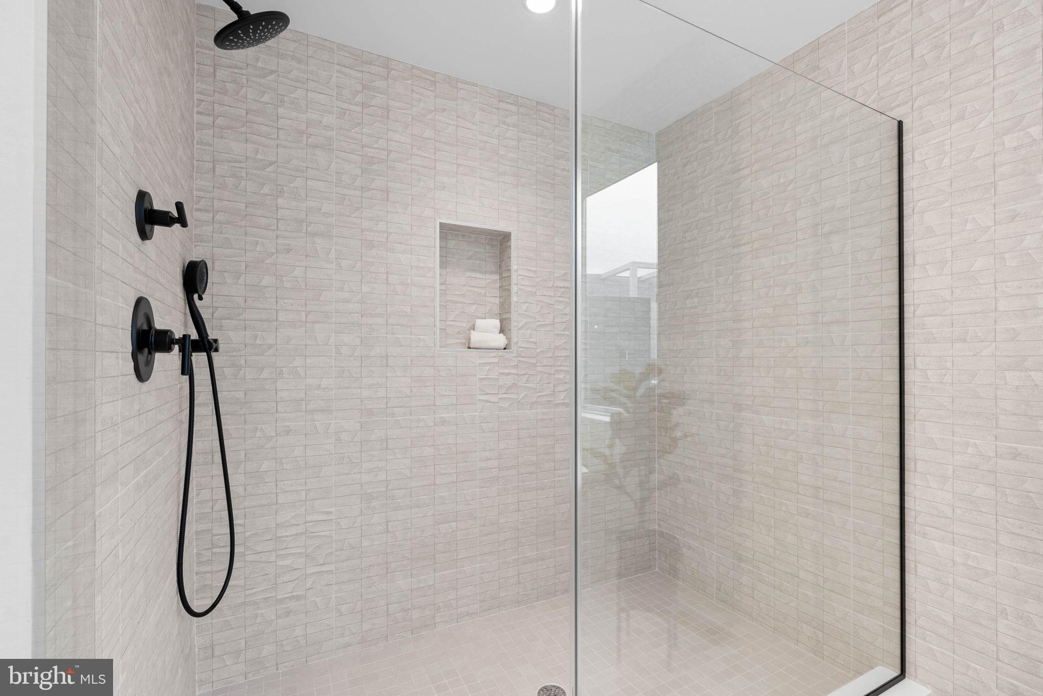 650 Fairmount Avenue, Unit I3 Philadelphia, PA 19123 - Photo 20 of 42 a bathroom that has a shower