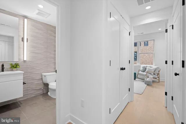 $825,000 | 650 Fairmount Avenue, Unit I3, Philadelphia, PA 19123