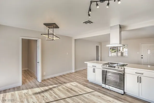 $1,750 | 1940 Leona Street, Las Vegas, NV 89106