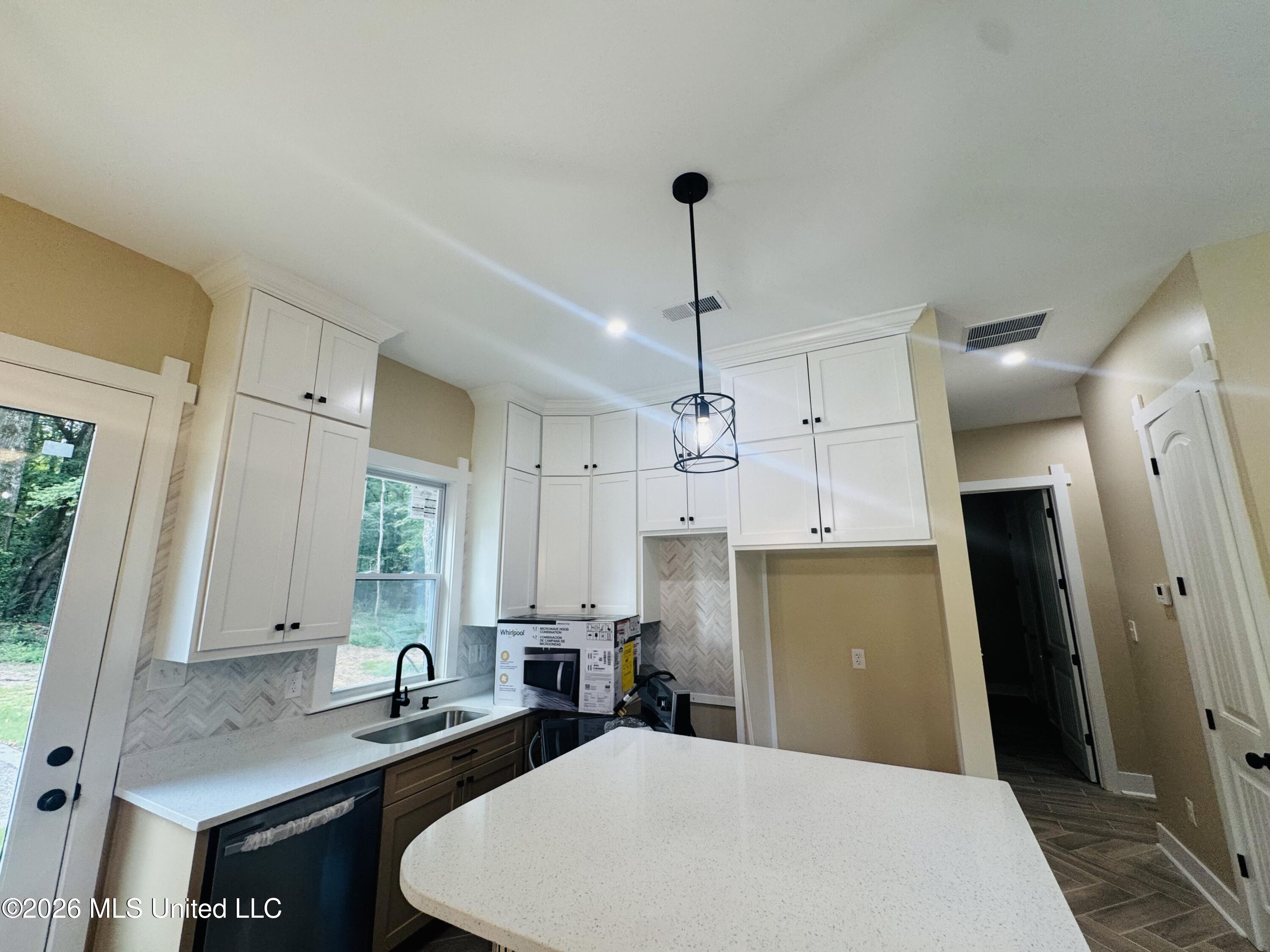 350 Taska Road Red Banks, MS 38661 - Photo 9 of 16 350 Kitchen