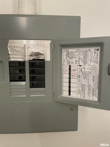 $750,000 | 17726 Quiet Acres Road, Scheller, IL 62883