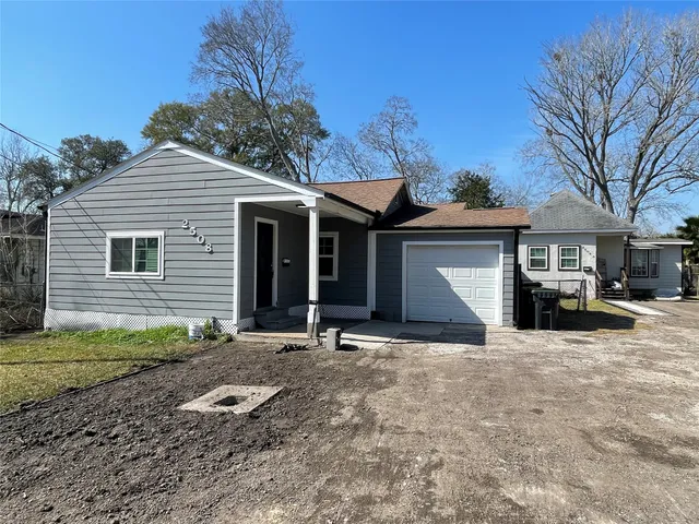 $1,795 | 2508 South Texas Avenue, Pearland, TX 77581