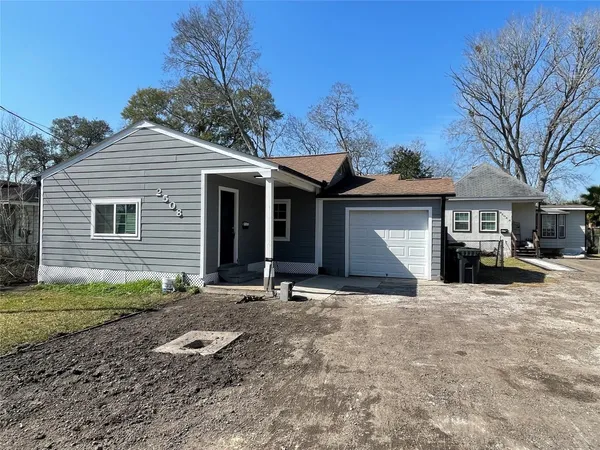 $1,795 | 2508 South Texas Avenue, Pearland, TX 77581