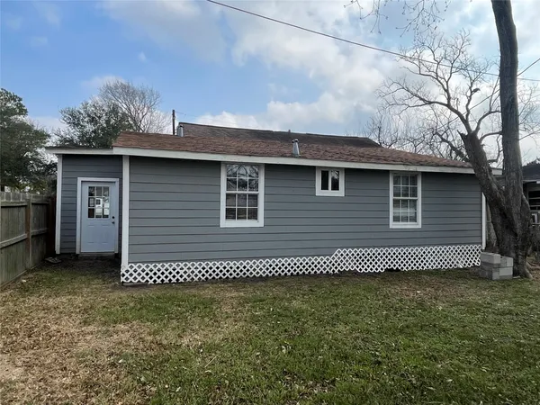 $1,795 | 2508 South Texas Avenue, Pearland, TX 77581