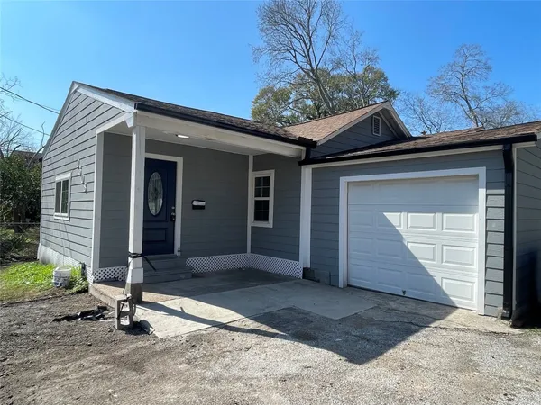$1,795 | 2508 South Texas Avenue, Pearland, TX 77581