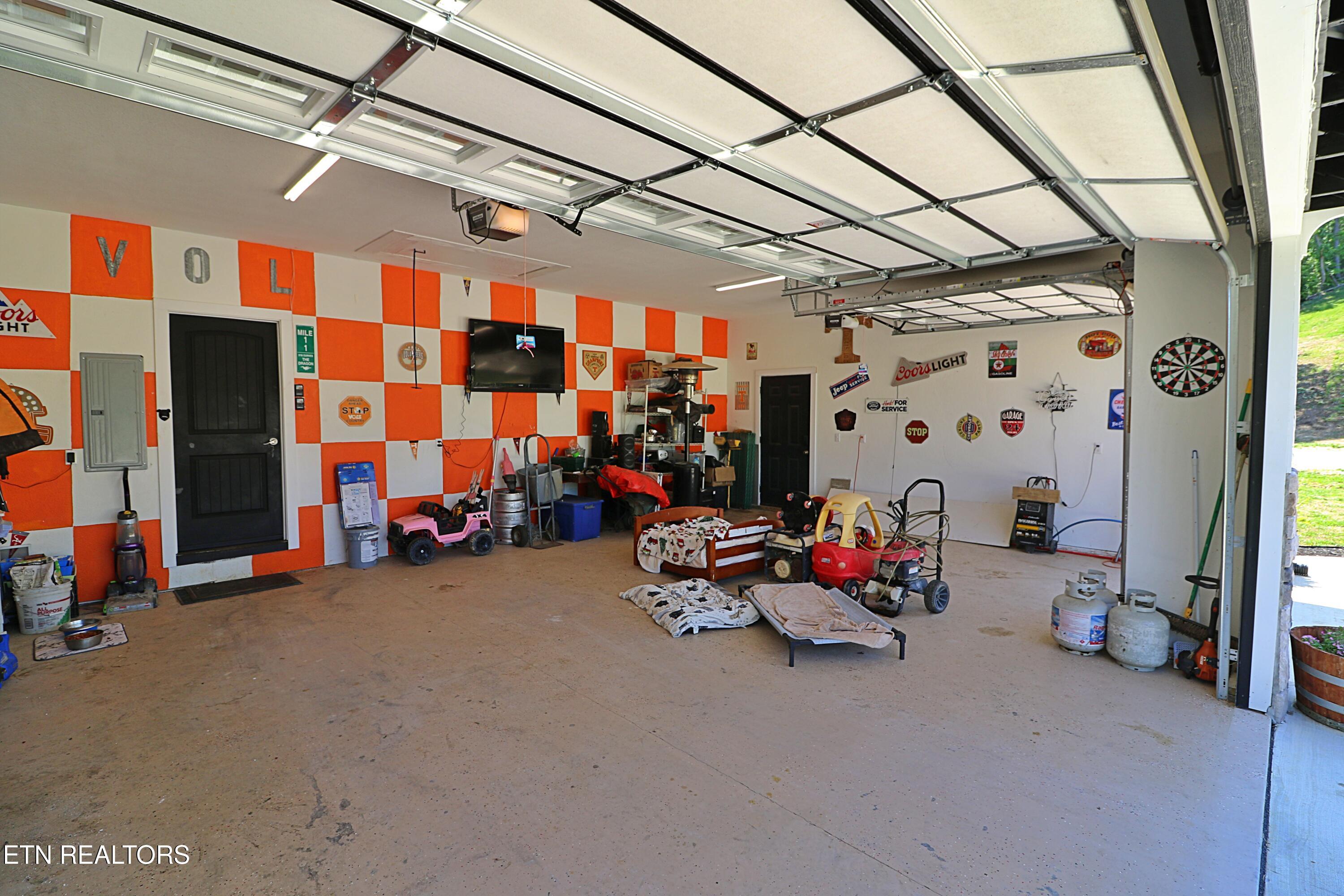 301 Lowin Fields Pvt Road Winfield, TN 37892 - Photo 20 of 49 094A3553