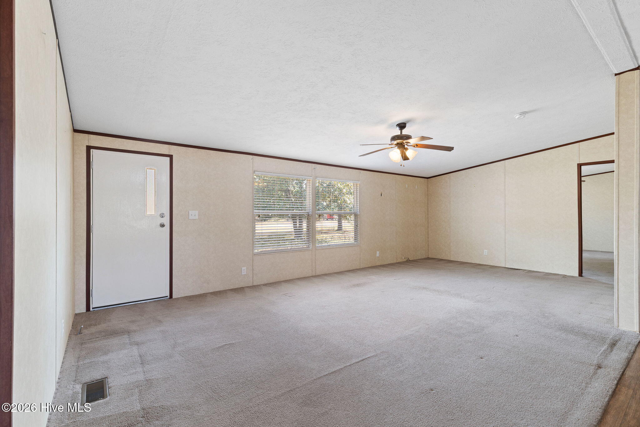 898 Livingston Chapel Road Delco, NC 28436 - Photo 6 of 38 Living Room