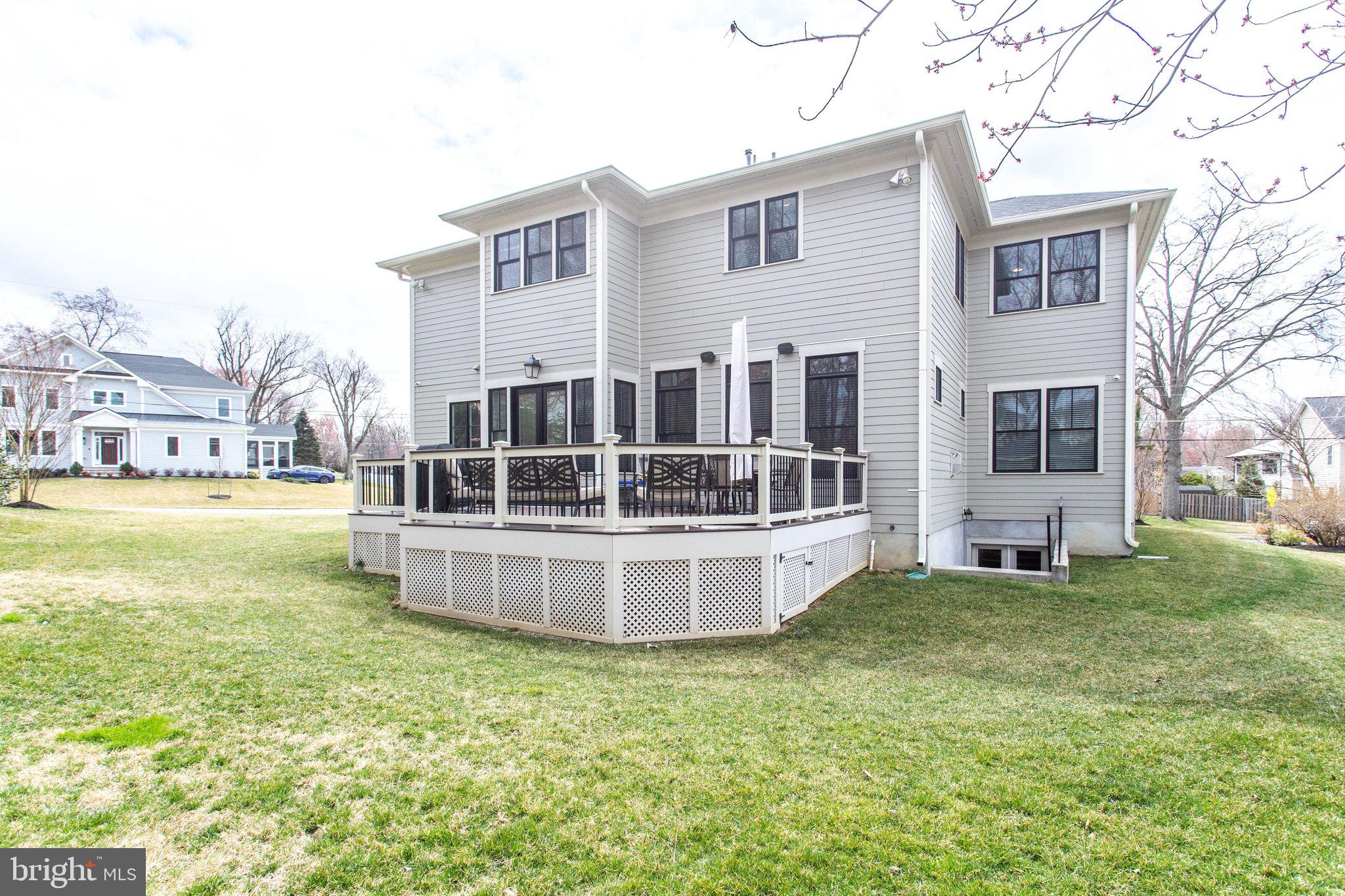 604 Ware Street Southwest Vienna, VA 22180 - Photo 6 of 55 Gallery Image 6