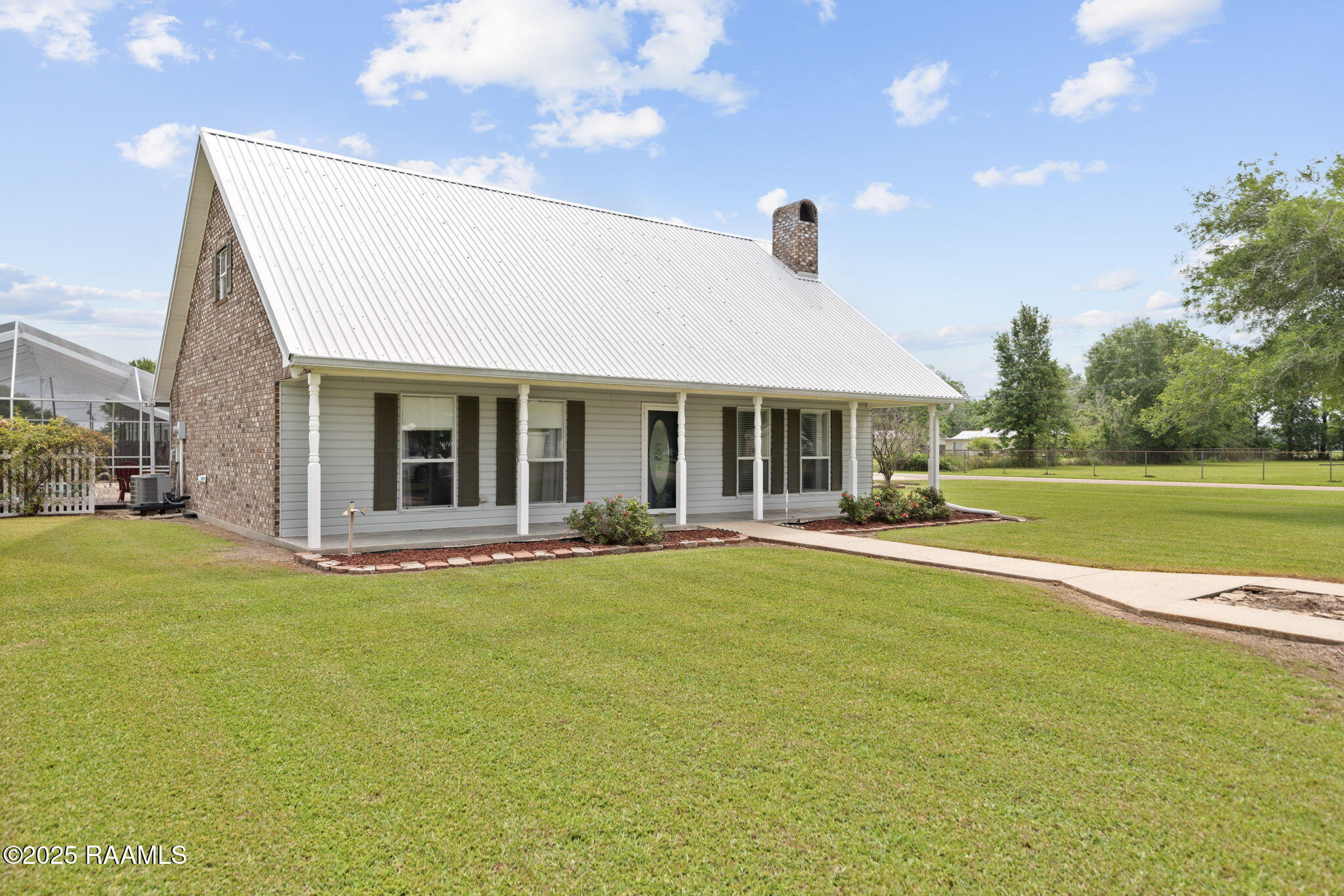 1004 Borel Road St. Martinville, LA 70582 - Photo 3 of 32 3-web-or-mls-1004 Borel Rd-3