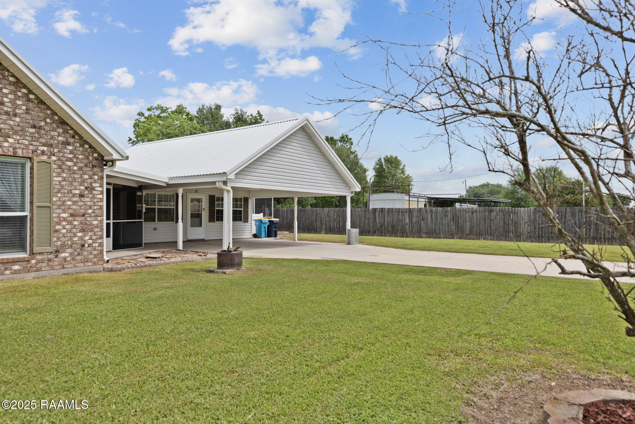1004 Borel Road St. Martinville, LA 70582 - Photo 4 of 32 33-web-or-mls-1004 Borel Rd-33