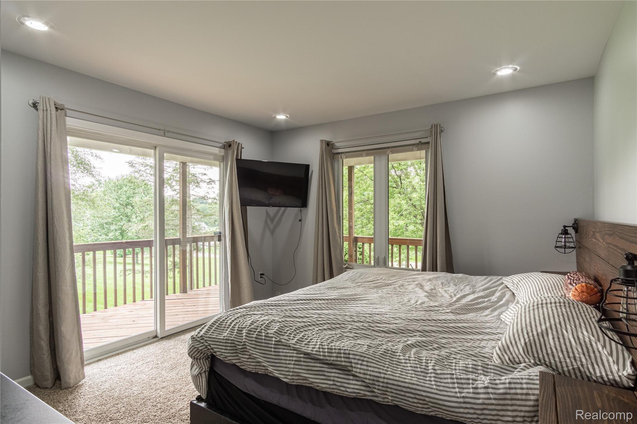 10198 Bennett Lake Road Fenton, MI 48430 - Photo 13 of 32 Interiors (35 of 46).jpg