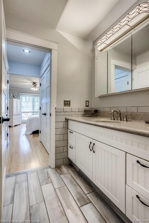817 EAST Point Port Port Huron, MI 48060 - Photo 23 of 48