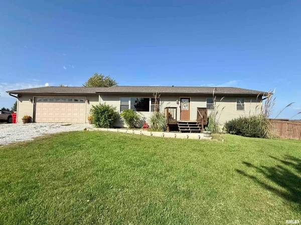$275,000 | 18609 West Farmington Road, Trivoli, IL 61569