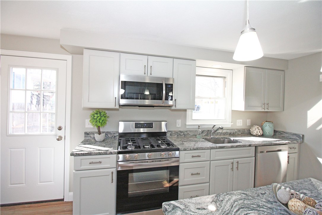 6 Fairview Avenue Warren, RI 02885 - Photo 8 of 32 Gallery Image 8