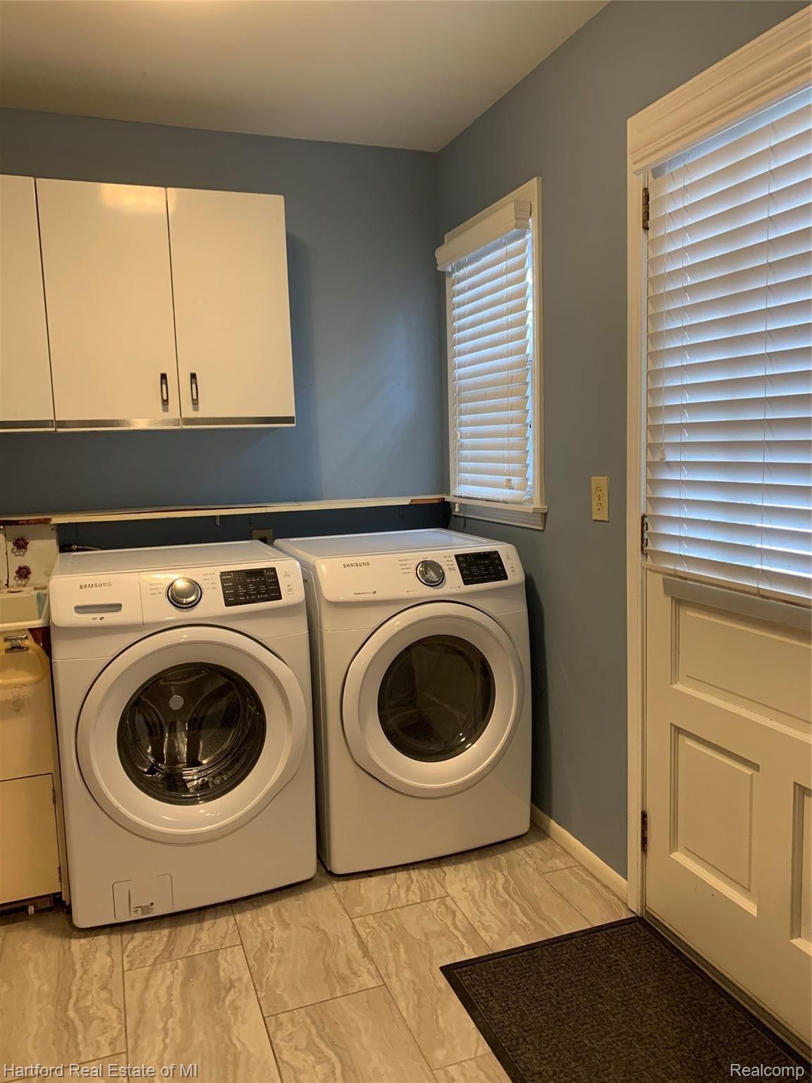 23895 Gill Road Farmington, MI 48335 - Photo 14 of 41 First floor laundry room off kitchen