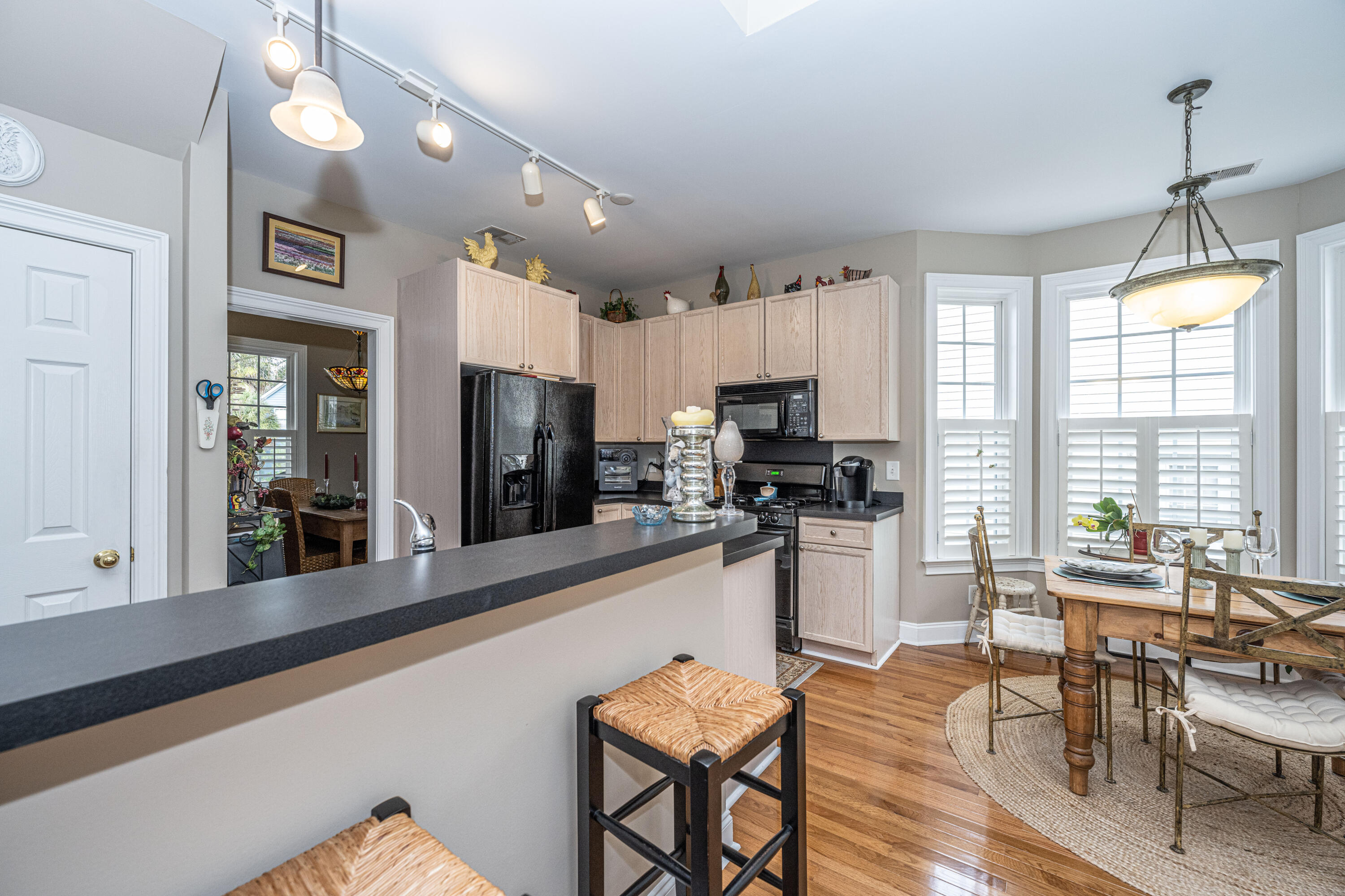 671 Fair Spring Drive Charleston, SC 29414 - Photo 15 of 46 Kitchen:Dine in