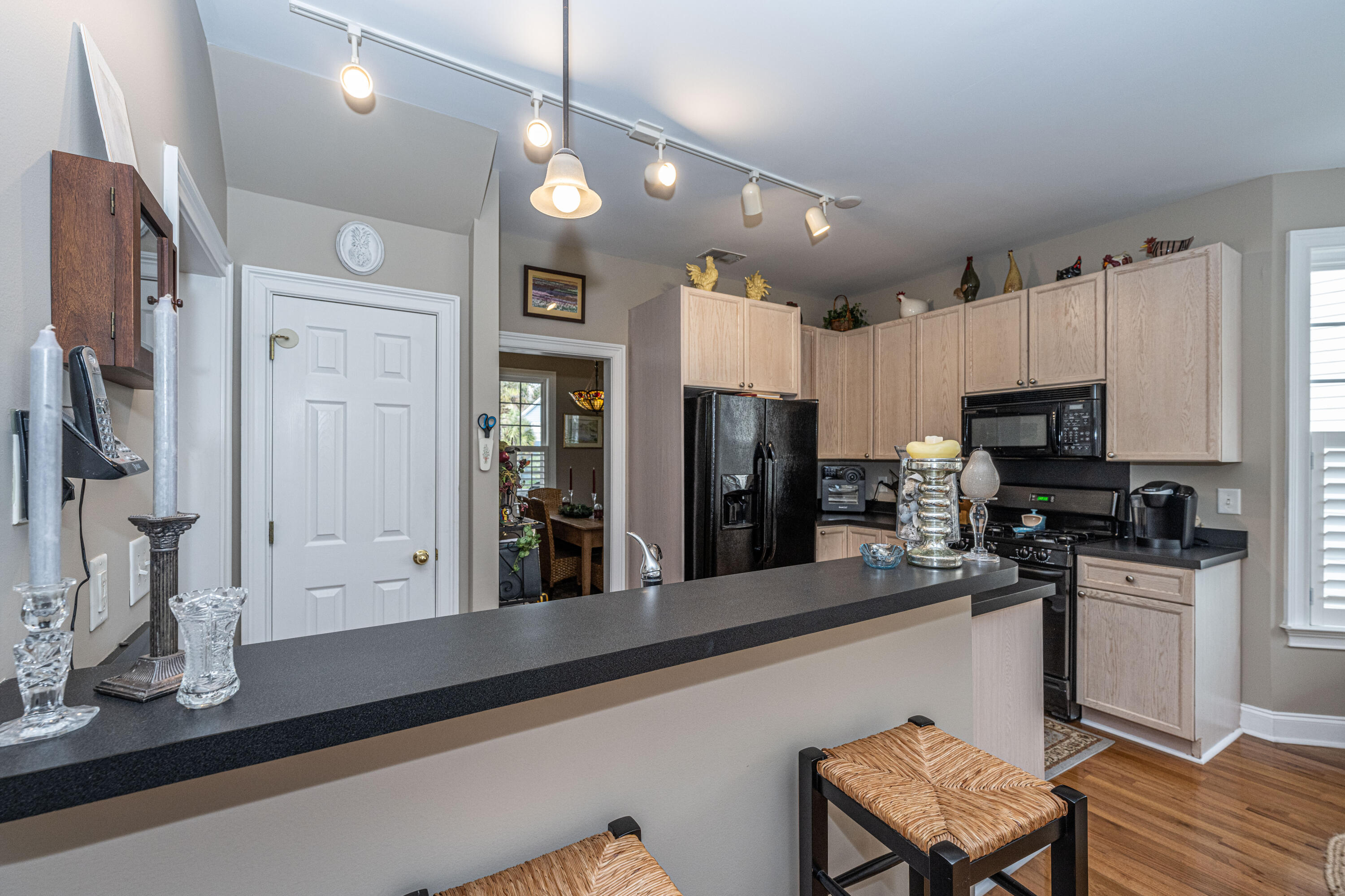 671 Fair Spring Drive Charleston, SC 29414 - Photo 16 of 46 Kitchen:Dining