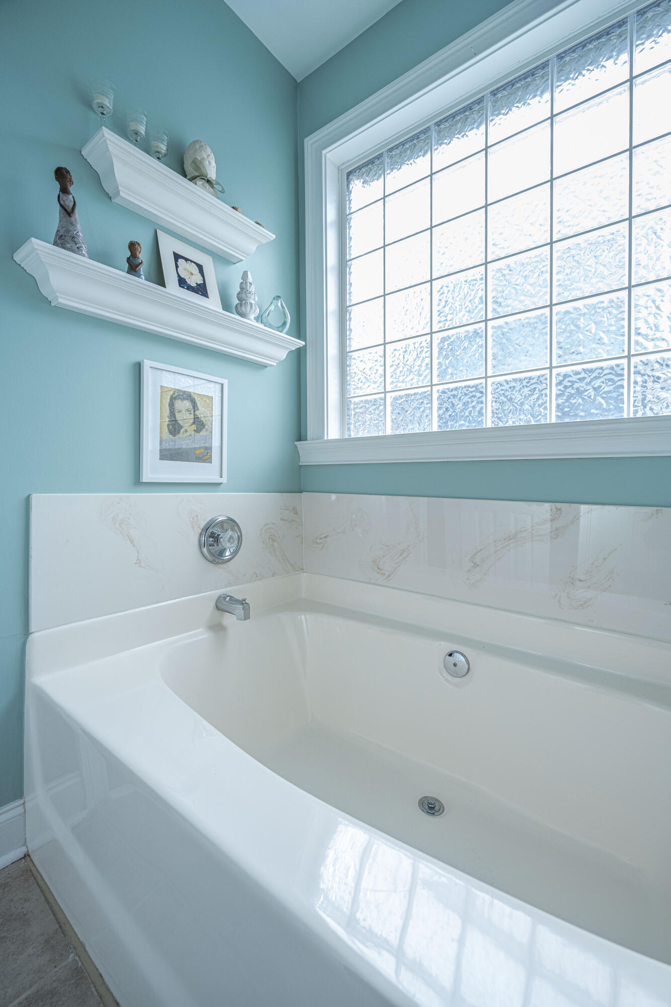 671 Fair Spring Drive Charleston, SC 29414 - Photo 30 of 46 Primary tub:window