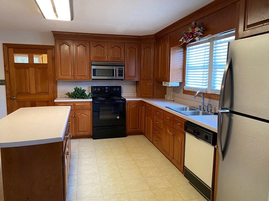 276 Sandy River Road Axton, VA 24054 - Photo 20 of 33 14
