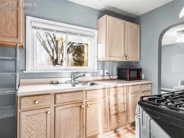 $159,900 | 1905 East 8th Street, Pueblo, CO 81001
