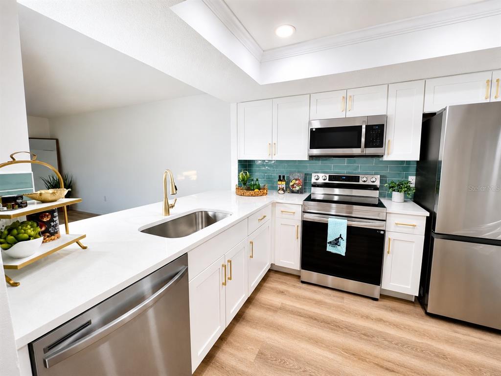 3504 South Beneva Road, Unit 206 Sarasota, FL 34232 - Photo 3 of 26 Gallery Image 3