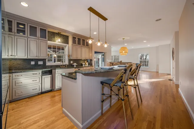 $879,000 | 25 Roast Meat Hill Road, Killingworth, CT 06419