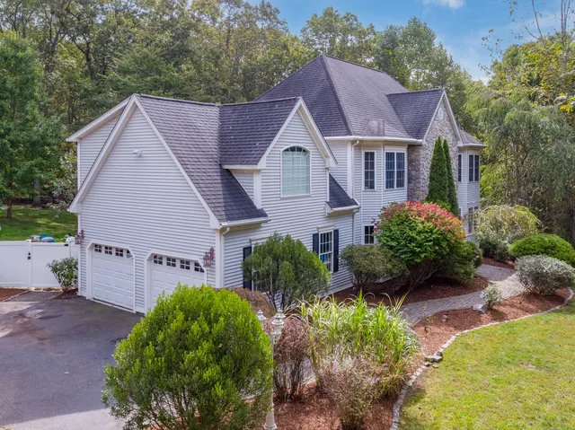 $879,000 | 25 Roast Meat Hill Road, Killingworth, CT 06419