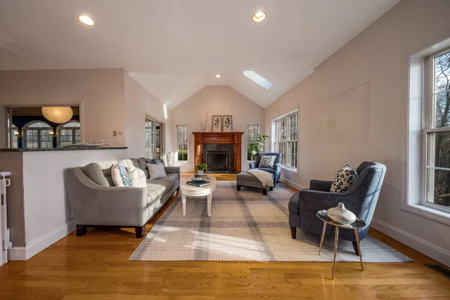 $879,000 | 25 Roast Meat Hill Road, Killingworth, CT 06419