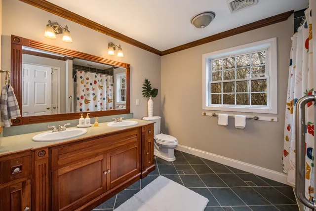 $879,000 | 25 Roast Meat Hill Road, Killingworth, CT 06419