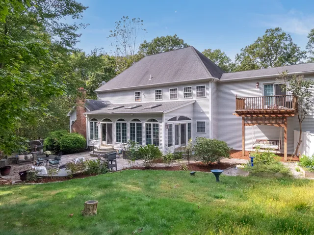 $879,000 | 25 Roast Meat Hill Road, Killingworth, CT 06419