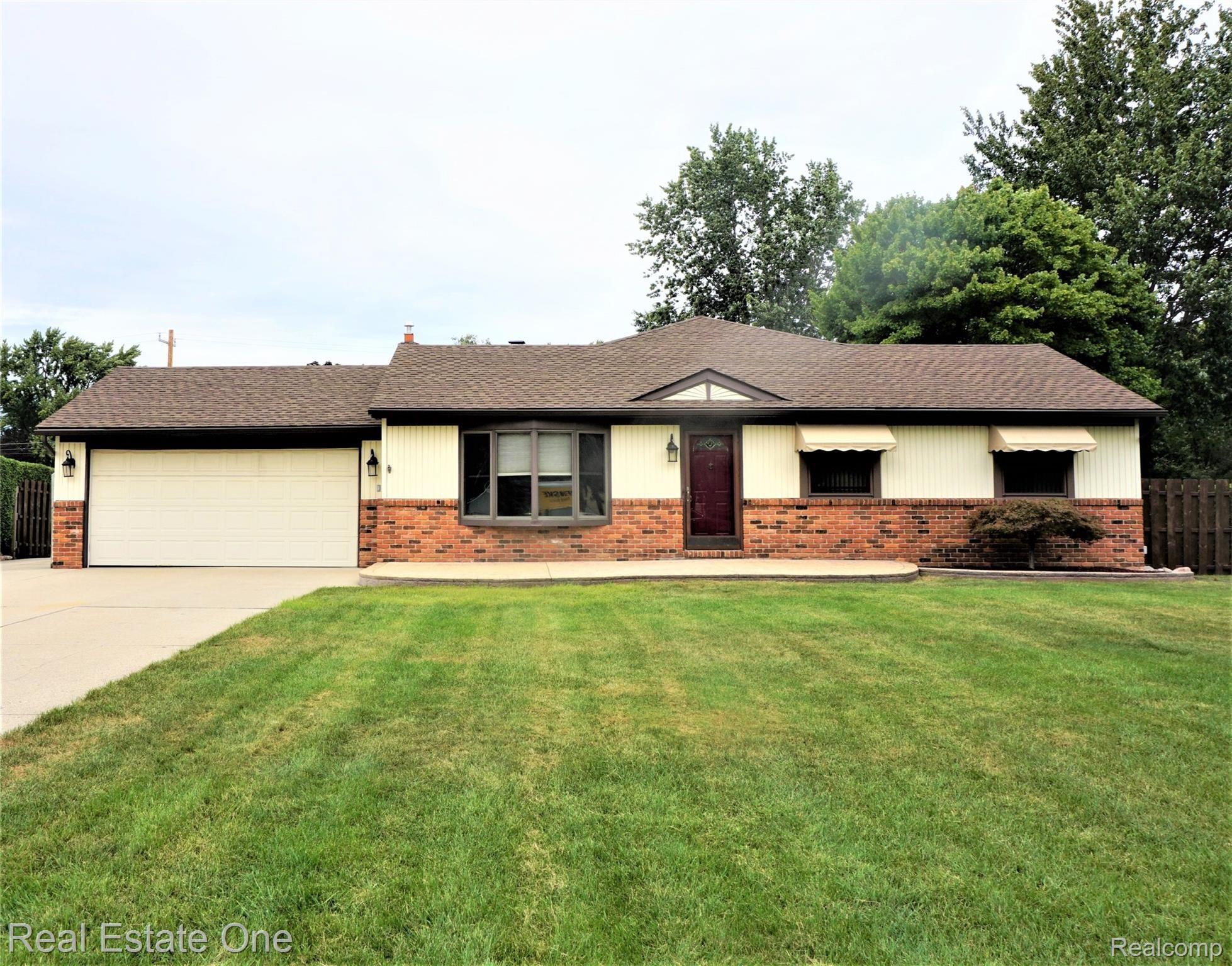8265 Messmore Road Utica, MI 48317 - Photo 2 of 29 DSC02802 (4).JPG