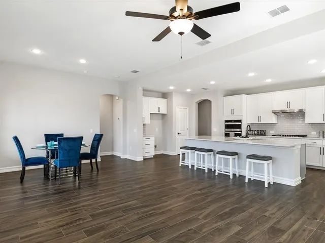 $549,900 | 9520 Trailway Drive, Oak Point, TX 75068