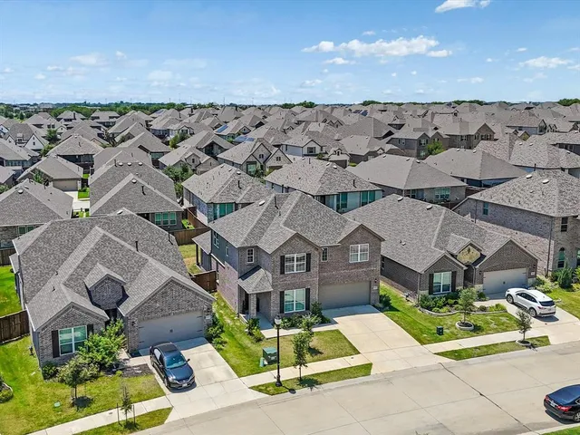 $549,900 | 9520 Trailway Drive, Oak Point, TX 75068