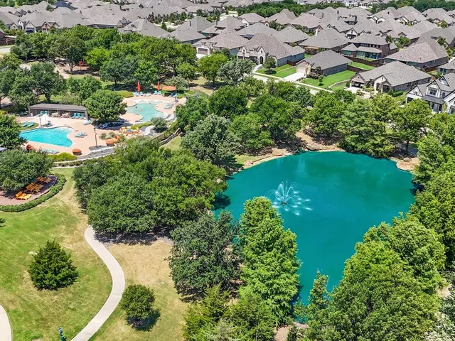 $549,900 | 9520 Trailway Drive, Oak Point, TX 75068