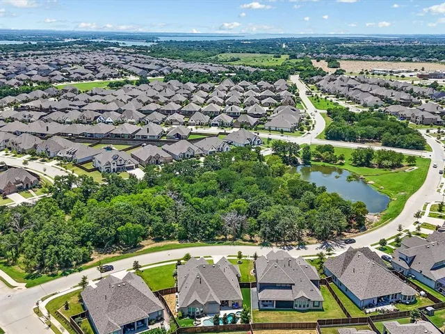 $549,900 | 9520 Trailway Drive, Oak Point, TX 75068