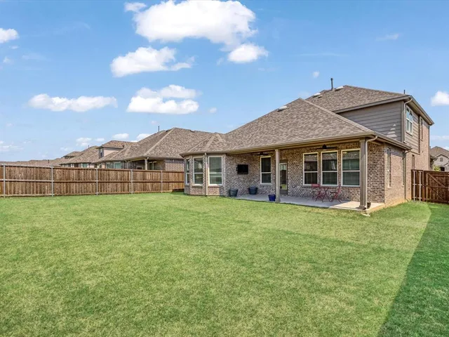 $549,900 | 9520 Trailway Drive, Oak Point, TX 75068