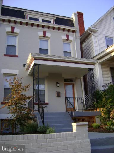 545 Park Road Northwest Washington, DC 20010 - Photo 1 of 15 Exterior (Main)