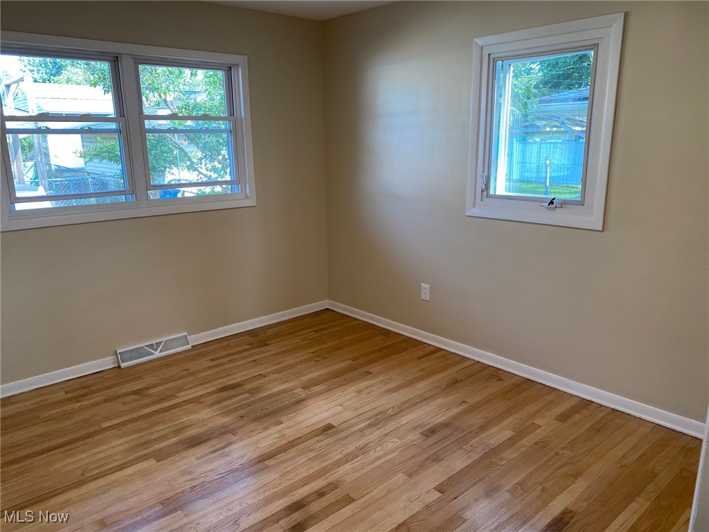 6261 Springwood Road Cleveland, OH 44130 - Photo 14 of 27 Master bedroom