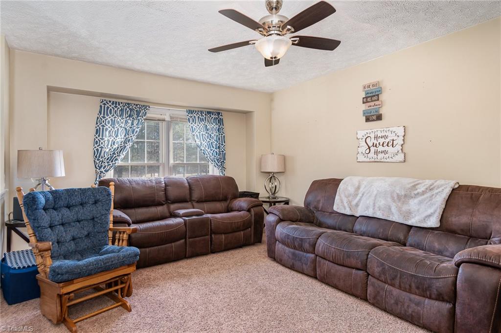 1015 Capella Ridge Road King, NC 27021 - Photo 4 of 26