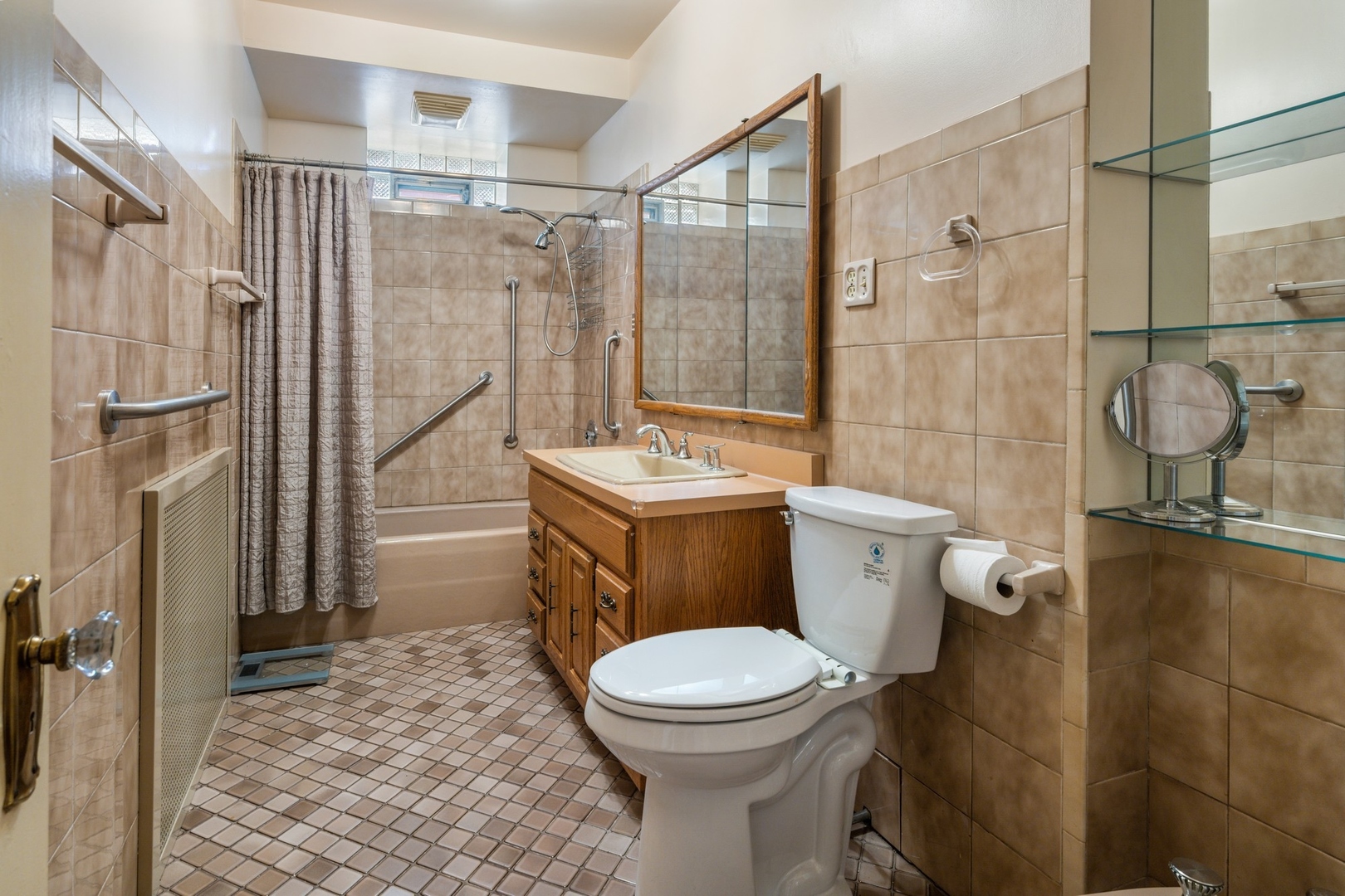 731 West Junior Terrace Chicago, IL 60613 - Photo 15 of 30 a bathroom with a sink toilet and shower