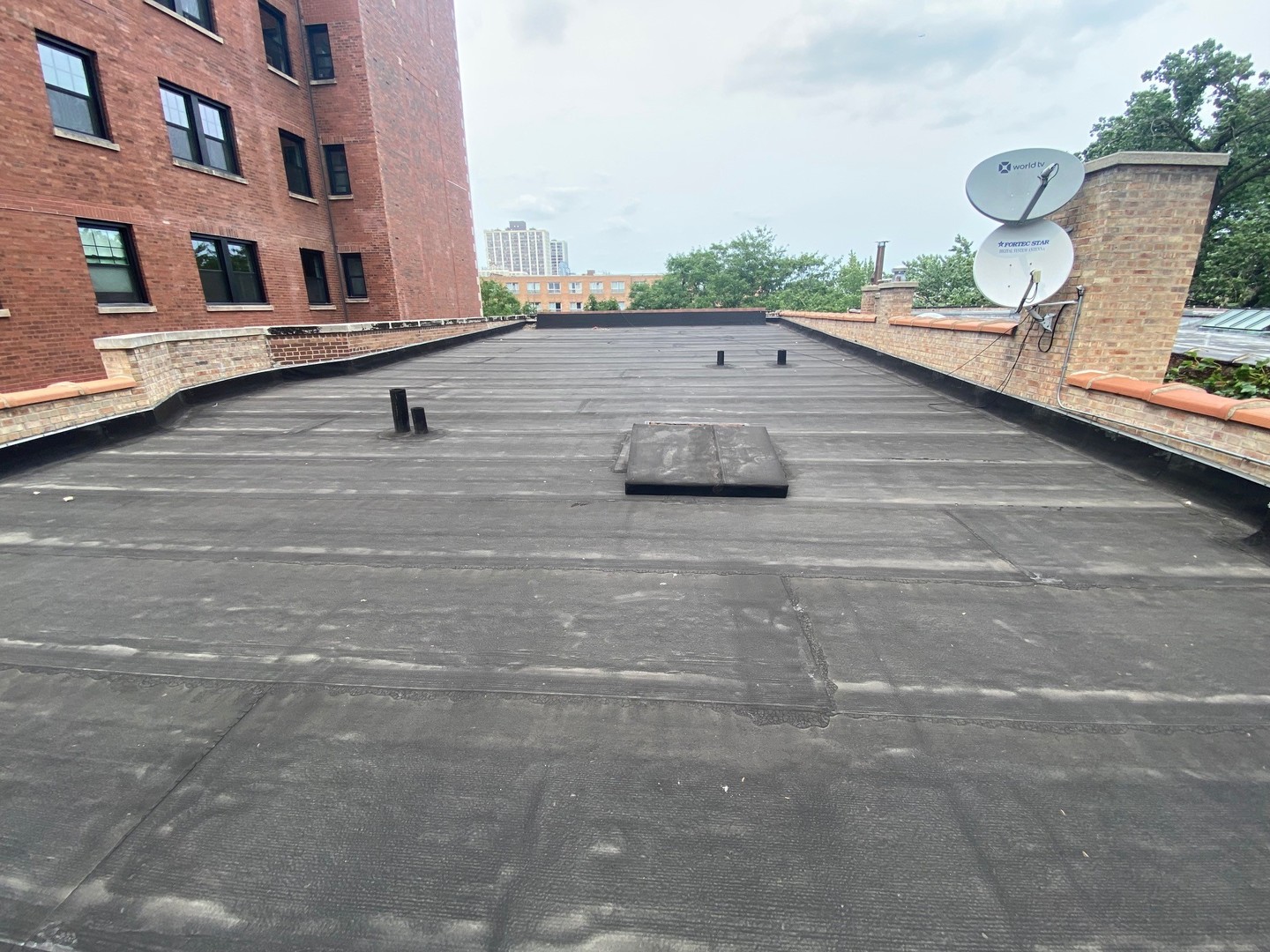 731 West Junior Terrace Chicago, IL 60613 - Photo 30 of 30 a view of pool outdoor seating