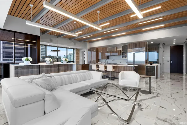 $1,299,000 | 202 West Berry Street, Unit 740, Fort Wayne, IN 46802