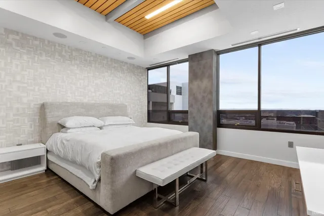 $1,299,000 | 202 West Berry Street, Unit 740, Fort Wayne, IN 46802