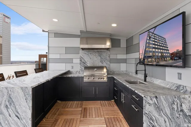 $1,299,000 | 202 West Berry Street, Unit 740, Fort Wayne, IN 46802