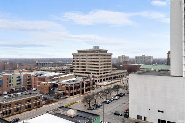 $1,299,000 | 202 West Berry Street, Unit 740, Fort Wayne, IN 46802