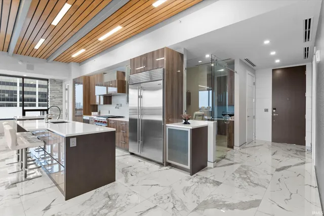 $1,299,000 | 202 West Berry Street, Unit 740, Fort Wayne, IN 46802