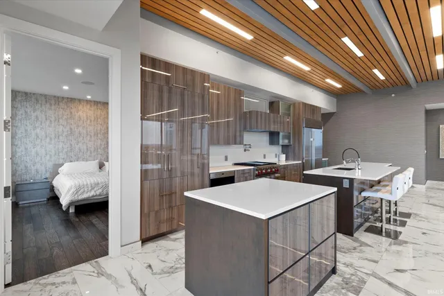 $1,299,000 | 202 West Berry Street, Unit 740, Fort Wayne, IN 46802