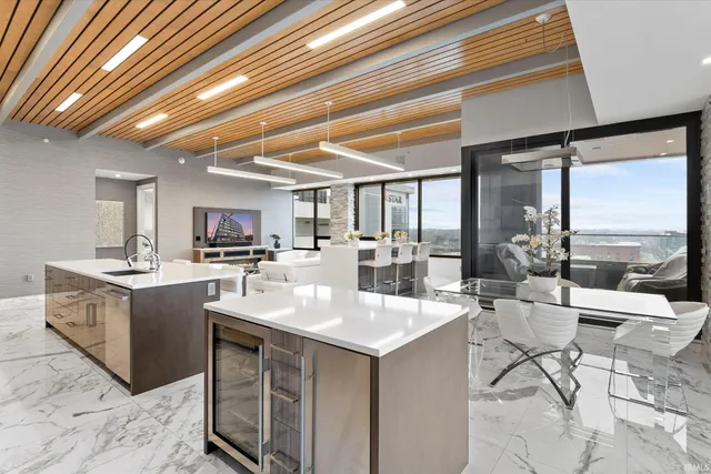 $1,299,000 | 202 West Berry Street, Unit 740, Fort Wayne, IN 46802