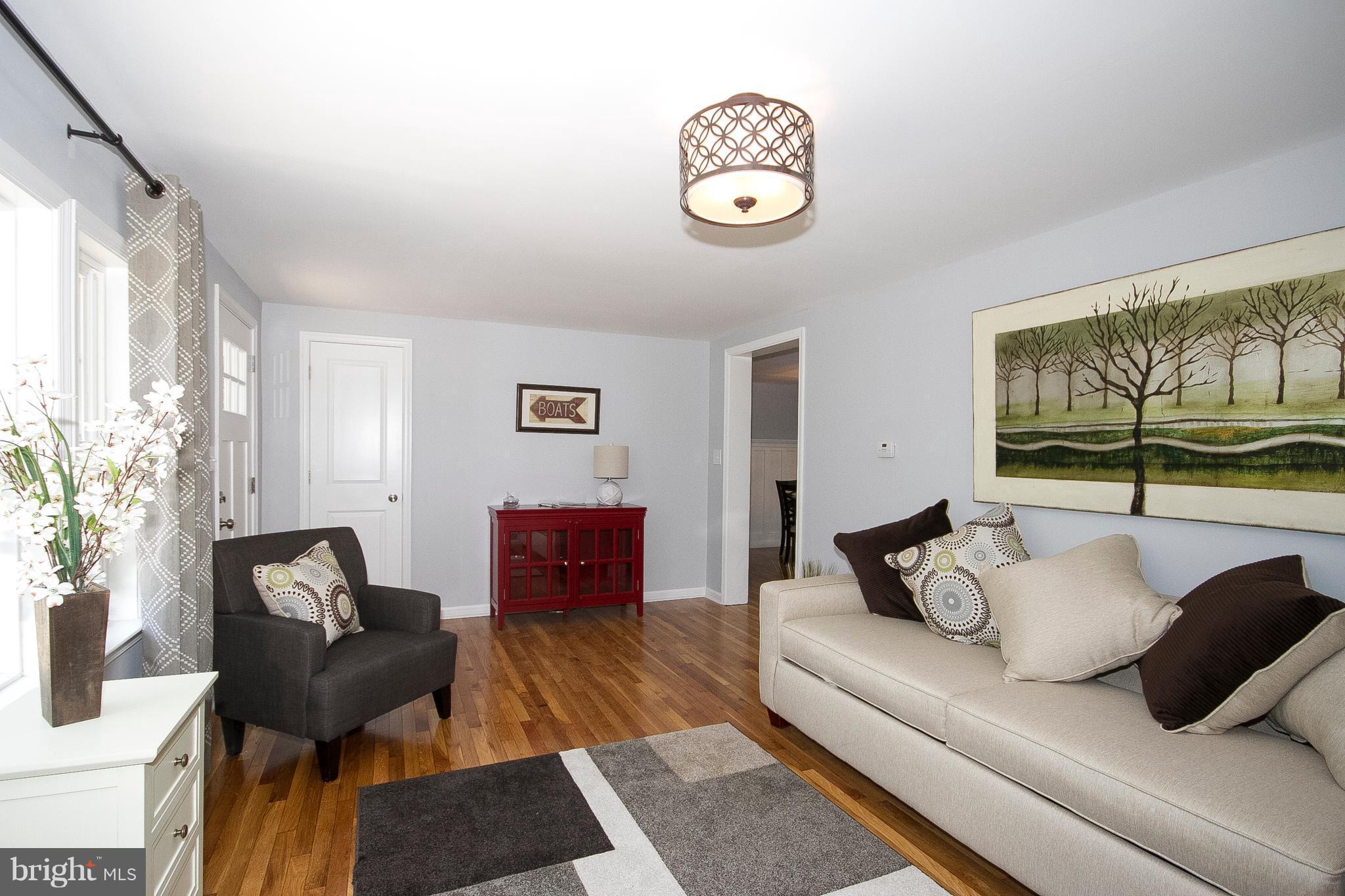 6904 Yale Road Baltimore, MD 21220 - Photo 7 of 27 Living Room