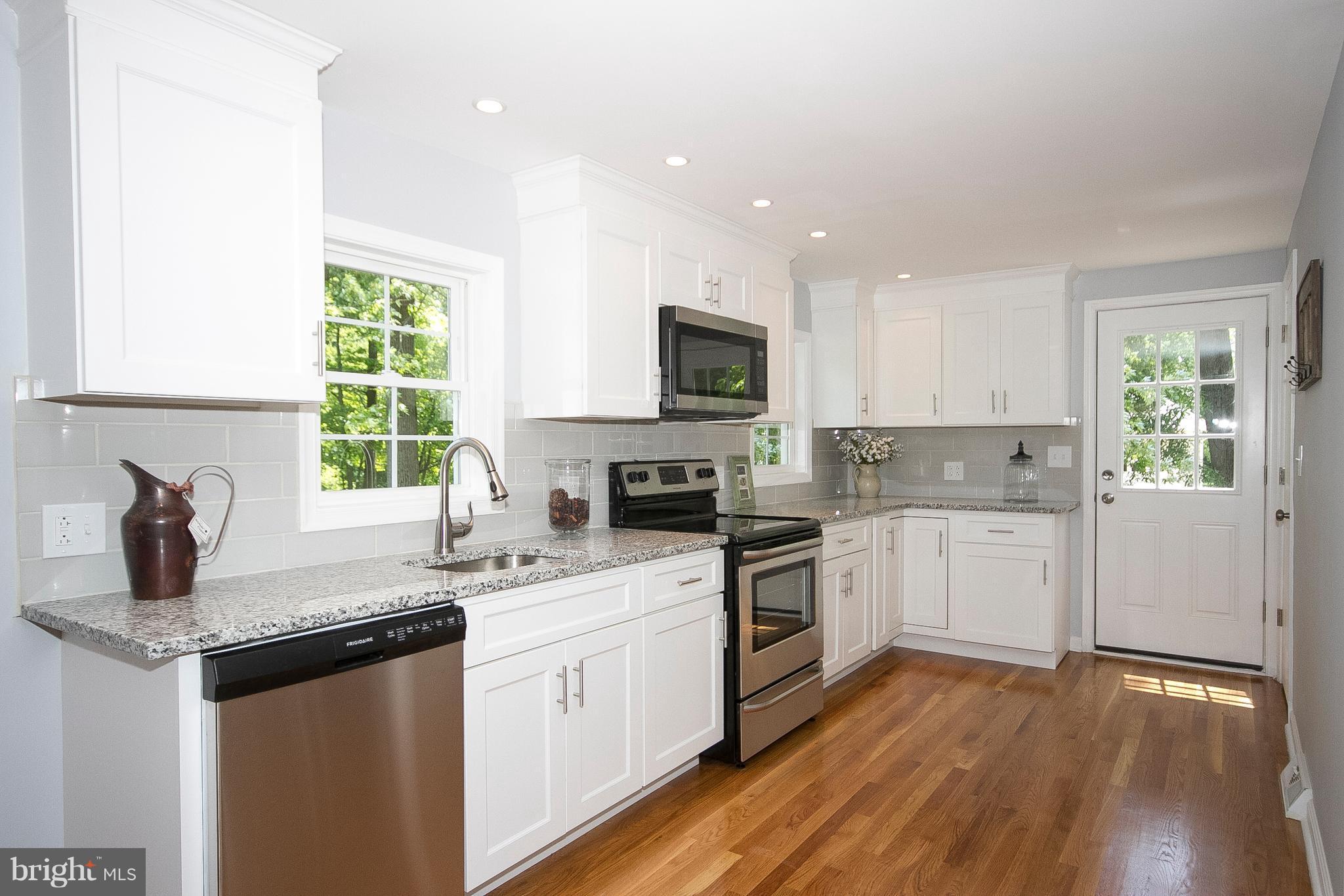 6904 Yale Road Baltimore, MD 21220 - Photo 9 of 27 Kitchen